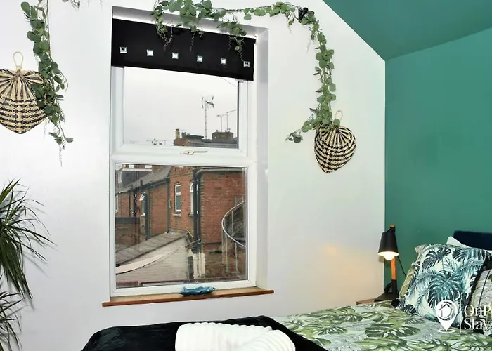 Smallest House In Chester - Cosy 1 Bedroom Home